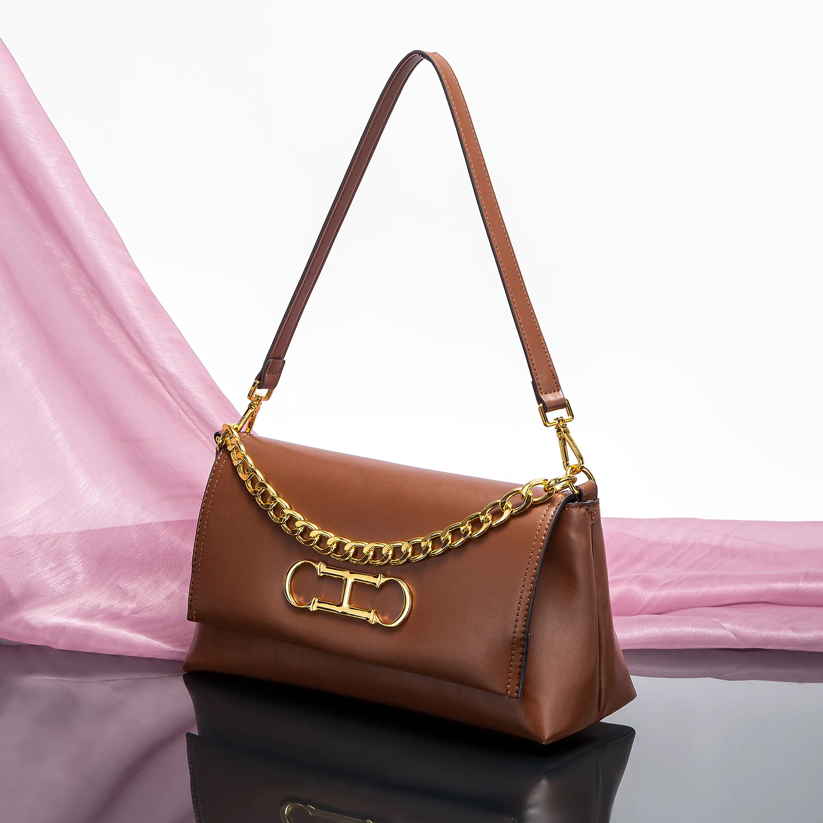 Pure Simple Classic Retro Squa - Women Bags Coach 评论和价格
