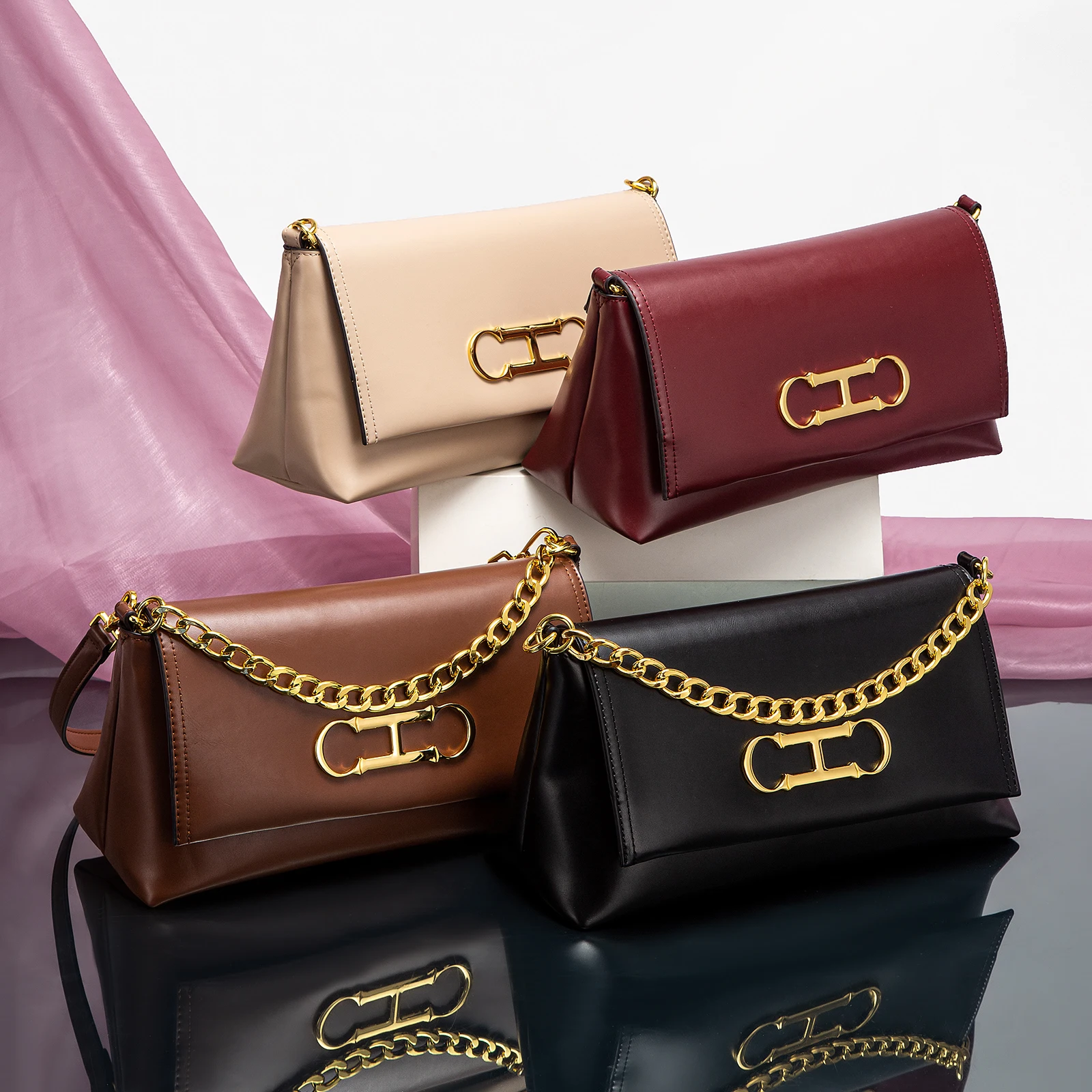 Pure Simple Classic Retro Squa - Women Bags Coach 评论和价格