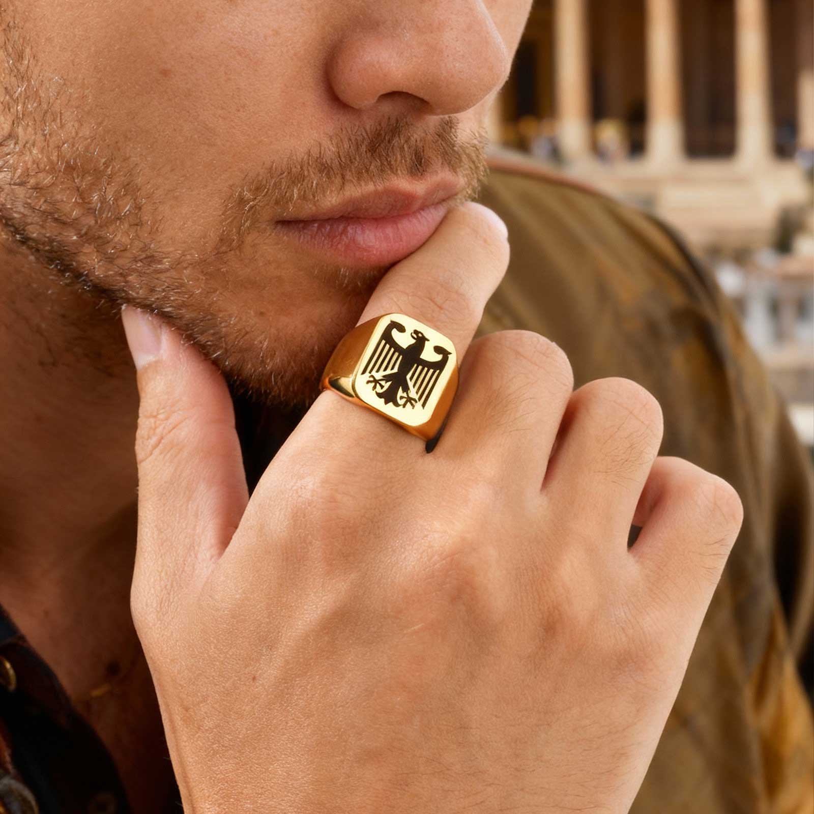 Custom Flying Hawk Eagle Ring  - Women Bags Price 评论和价格